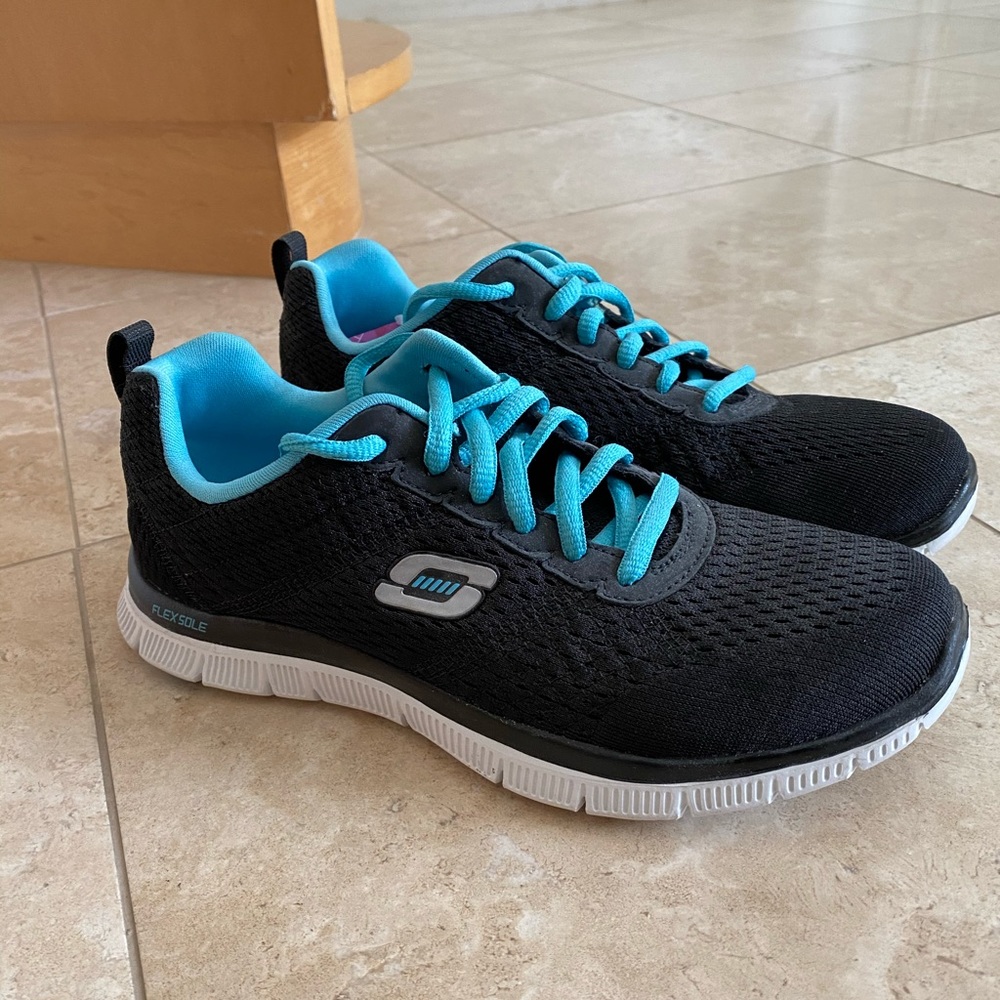 NEW Skechers Flex-Appeal sneakers